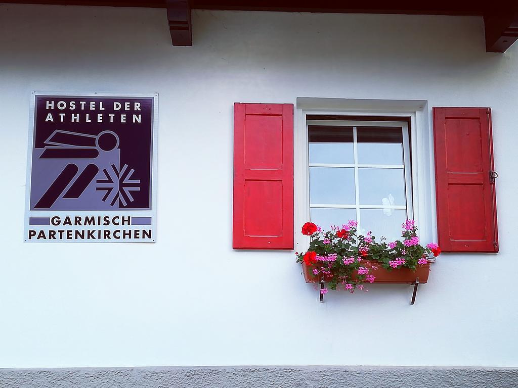 Hostel Der Athletenガルミッシュ・パルテンキルヒェン エクステリア 写真